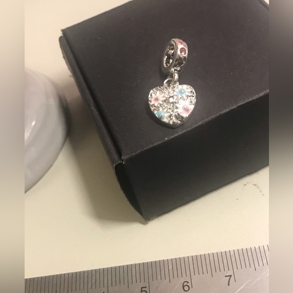💐💖Dainty Heart with Flowers /Silvertone Charm* Pandora STYLE*  1 Pc  NWT - Picture 3 of 8